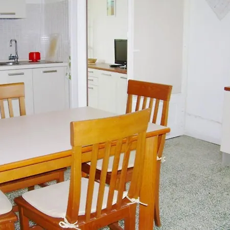 アパート Flat With Terrace In A Green And Quiet Area Close To Lignano Pineta Centre リニャーノ・サッビアドーロ