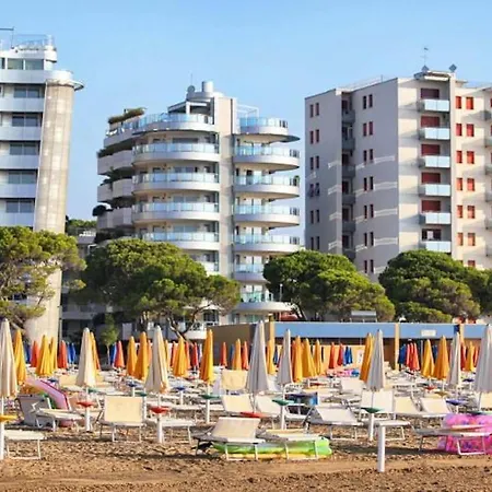 アパート Flat With Terrace In A Green And Quiet Area Close To Lignano Pineta Centre