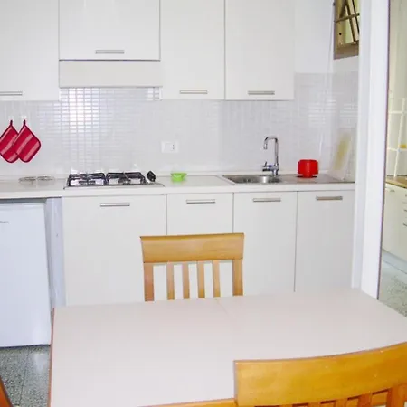 アパート Flat With Terrace In A Green And Quiet Area Close To Lignano Pineta Centre